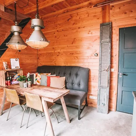 Crash'nstay - The Silo *