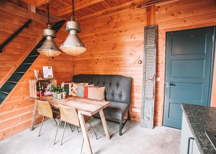 Crash'nstay - The Silo *